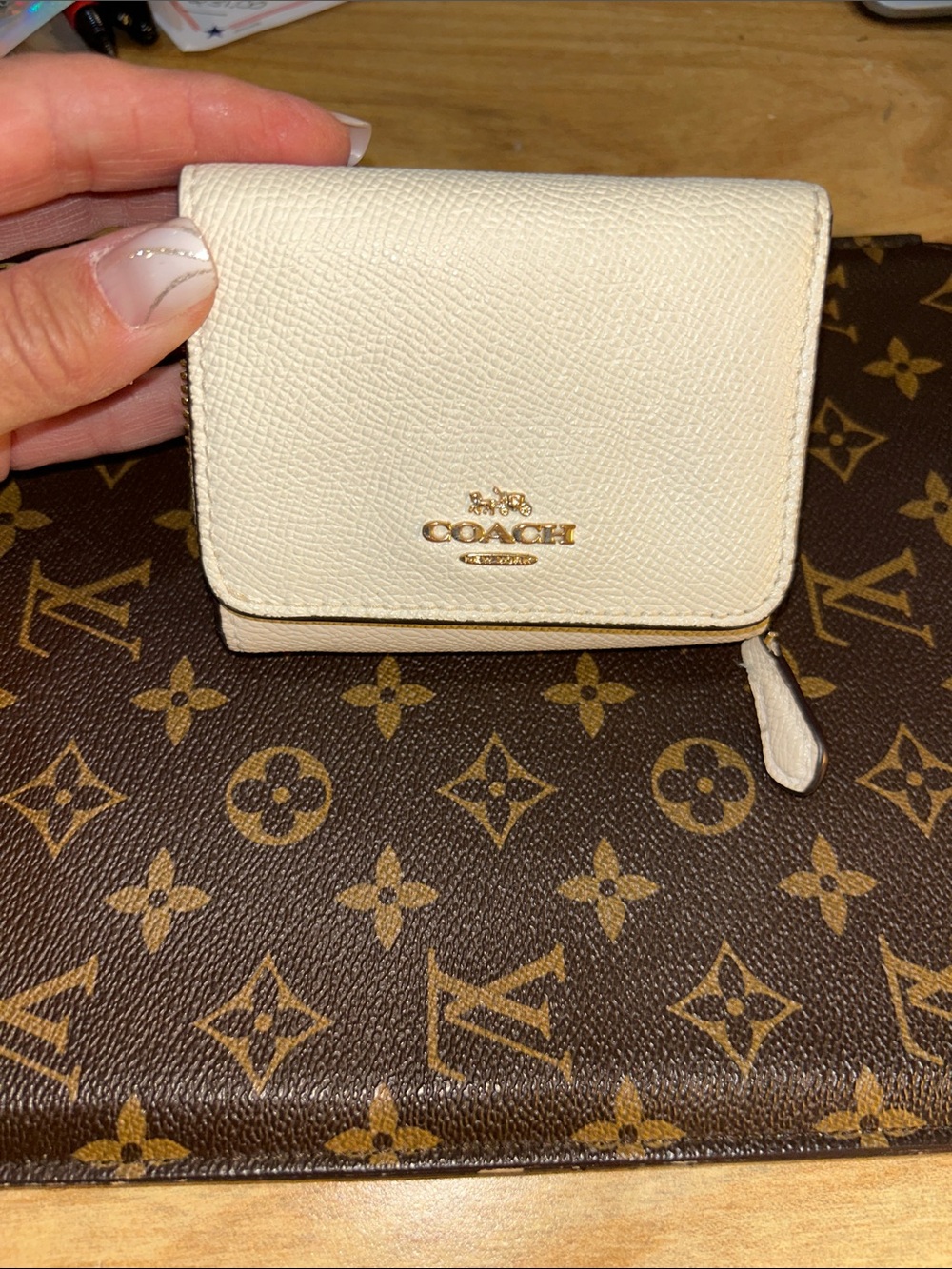Coach Compact Pebbled Leather Wallet in Cream and Tan - Picture 9 of 11